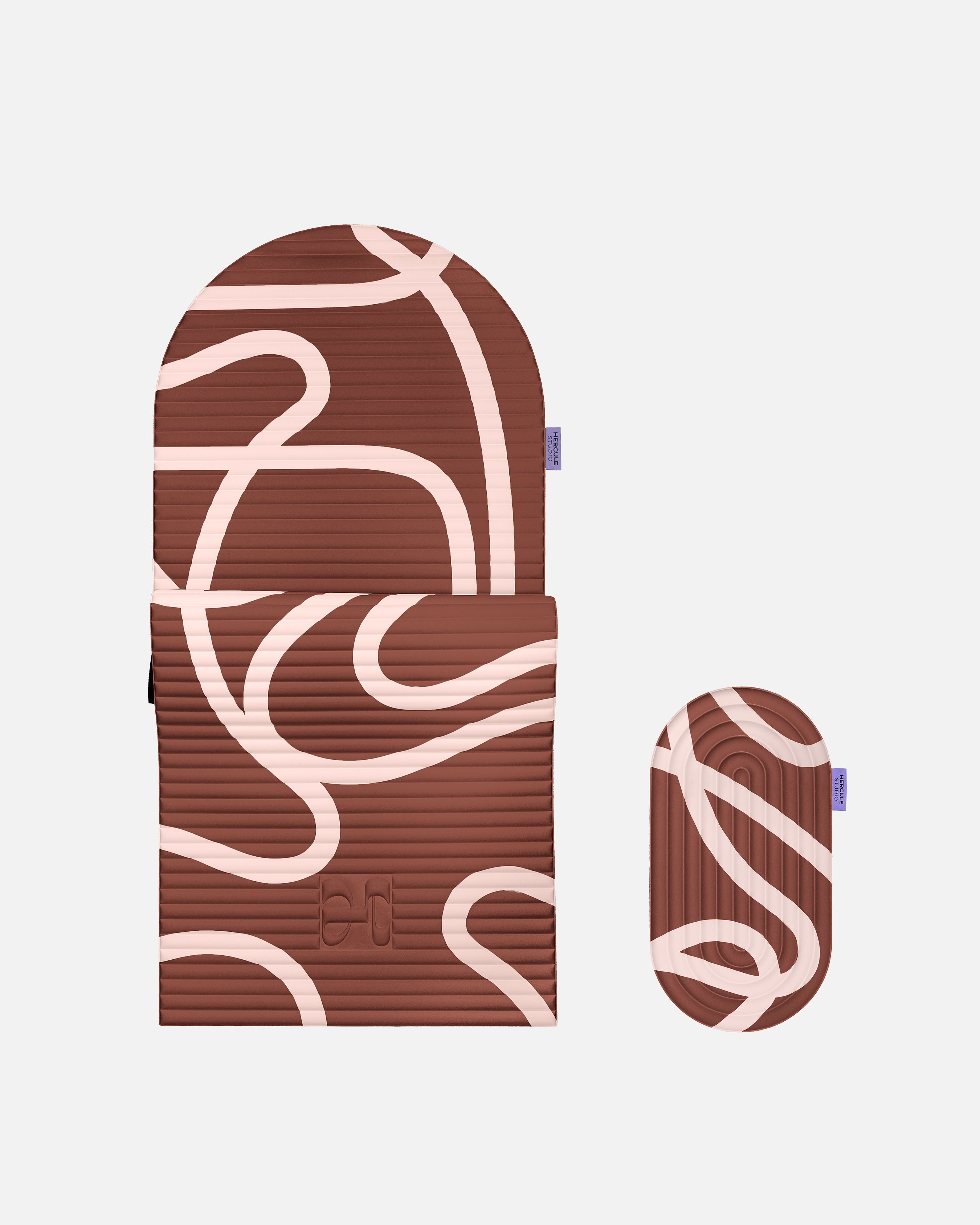Set confort Hercule Studio imprimé Bari choco avec tapis Archy design et pad Galé ergonomique 3-en-1, soutien optimal pour zones sensibles en pilates et fitness, design français durable, packshot