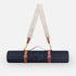 Bundle nomade Hercule Studio bleu marine navy avec tapis Archy design et sangle de transport pour tapis de sport, ensemble léger et élégant pour pilates et fitness en déplacement, made in France, packshot
