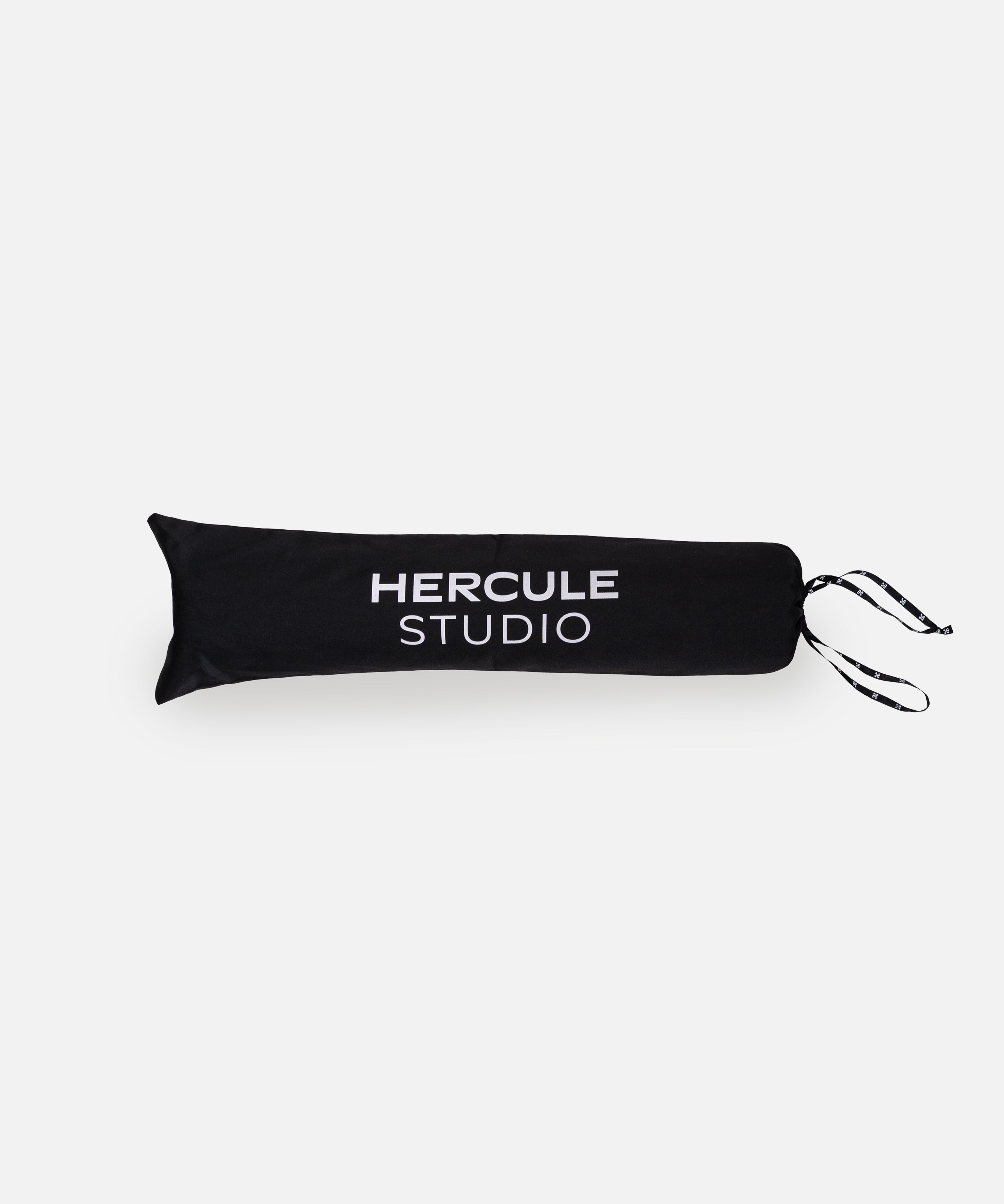 Dust bag de rangement Hercule Studio en tissu noir, housse de protection pour tapis de sport avec logo blanc, transport et stockage du tapis Archy