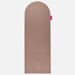 Tapis de sol pour le fitness le yoga et le pilates en cachemire de la marque hercule studio en collaboration édition limitée avec from future modèle archy couleur beige packshot déplié