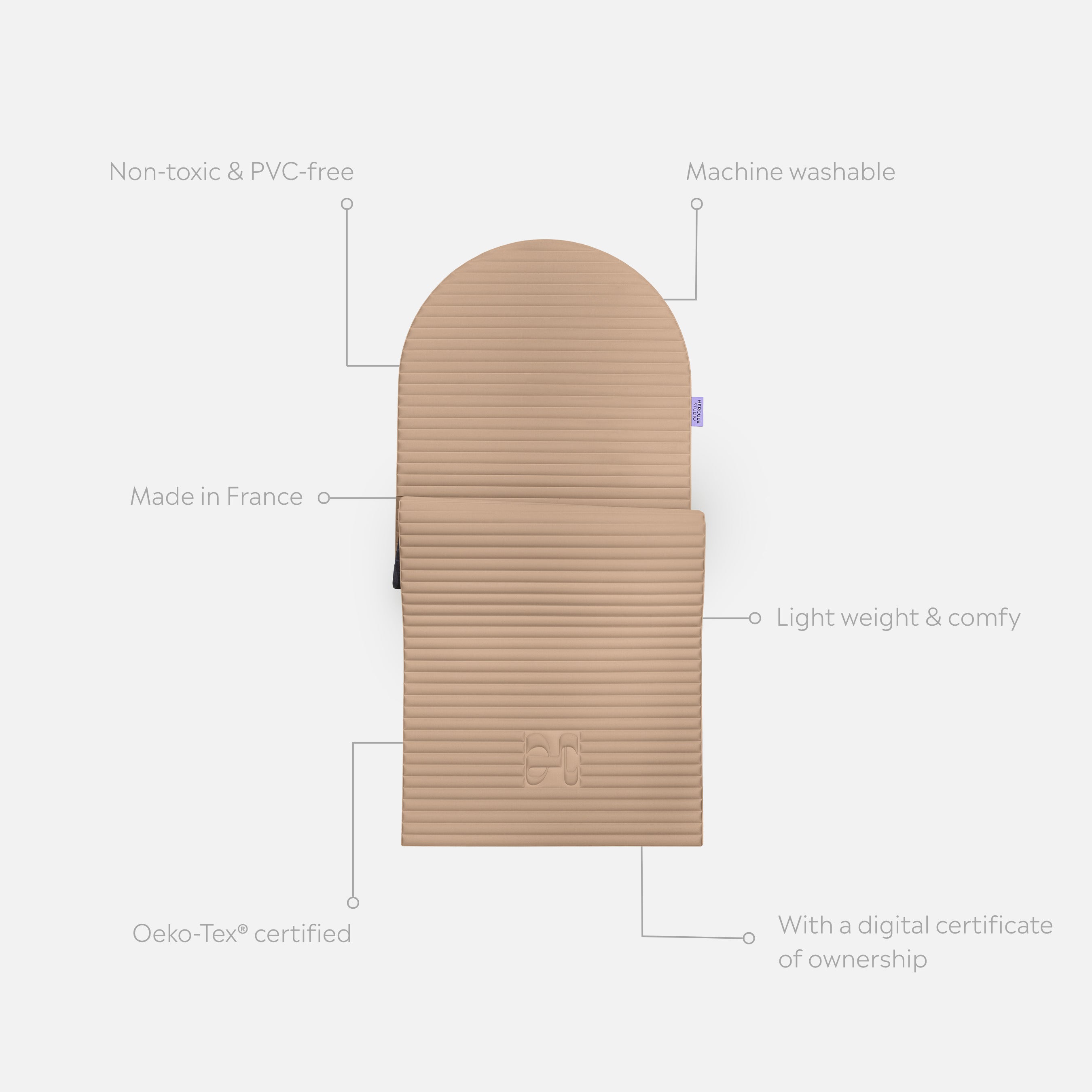 Tapis de sol pour le fitness le yoga et le pilates de la marque hercule studio modèle archy couleur dune packshot semi déplié avec éléments de réassurance