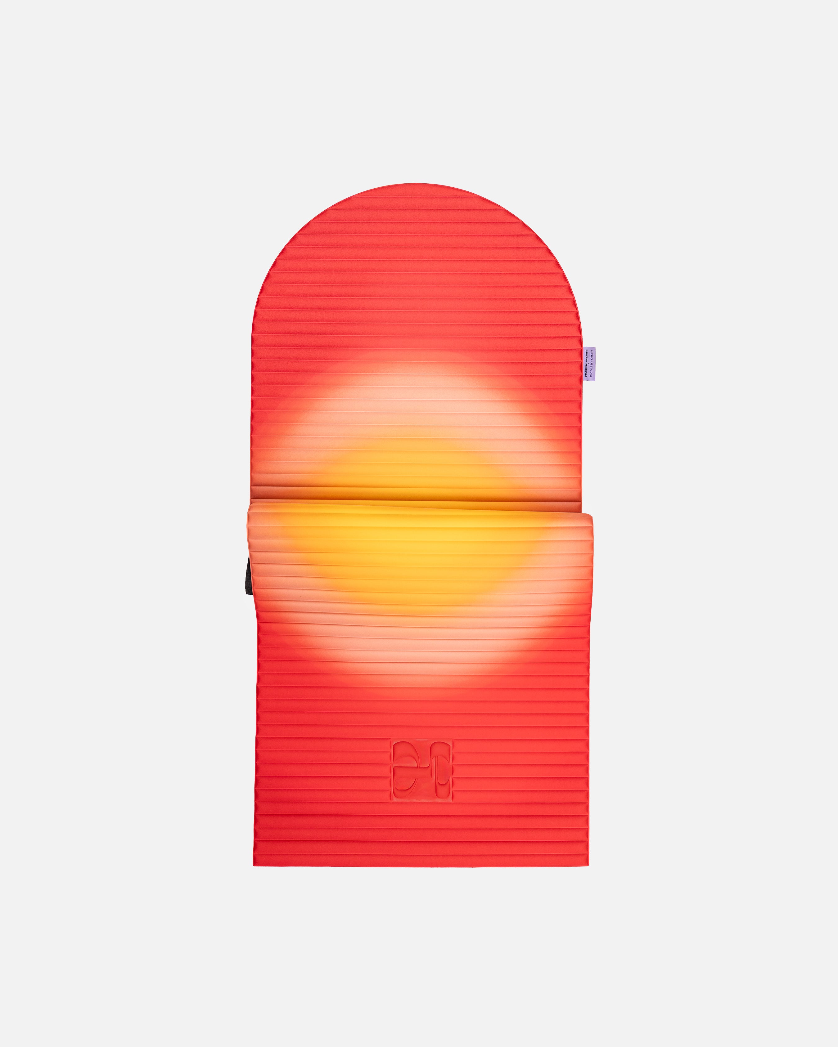 Tapis de sol pour le fitness le yoga et le pilates de la marque hercule studio et uchronia modèle archy imprimé summer packshot semi déplié