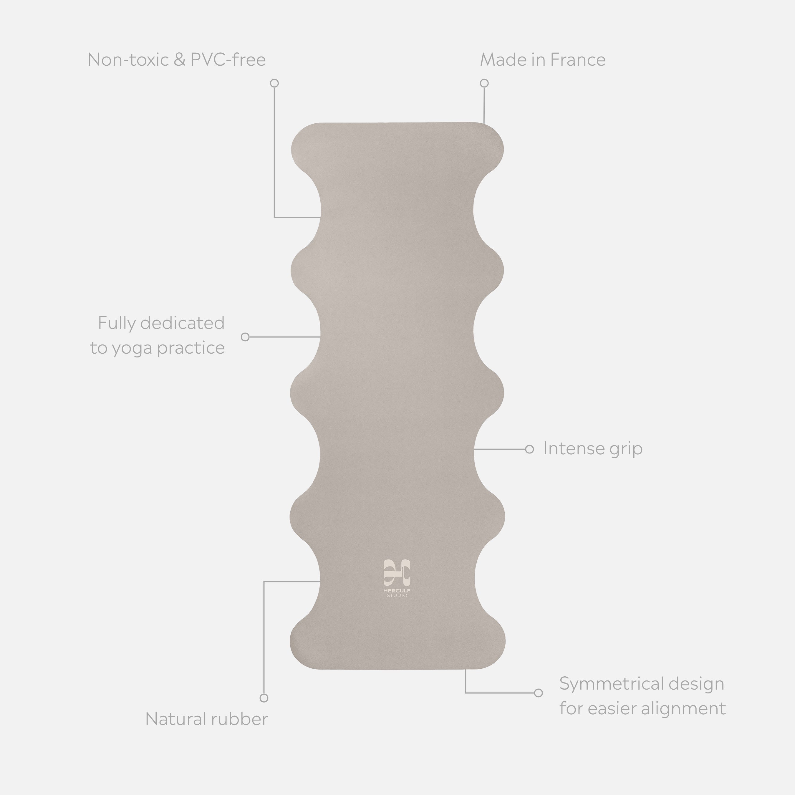 Tapis de sol pour le yoga de la marque hercule studio modèle mar couleur greige packshot déplié avec éléments de réassurance