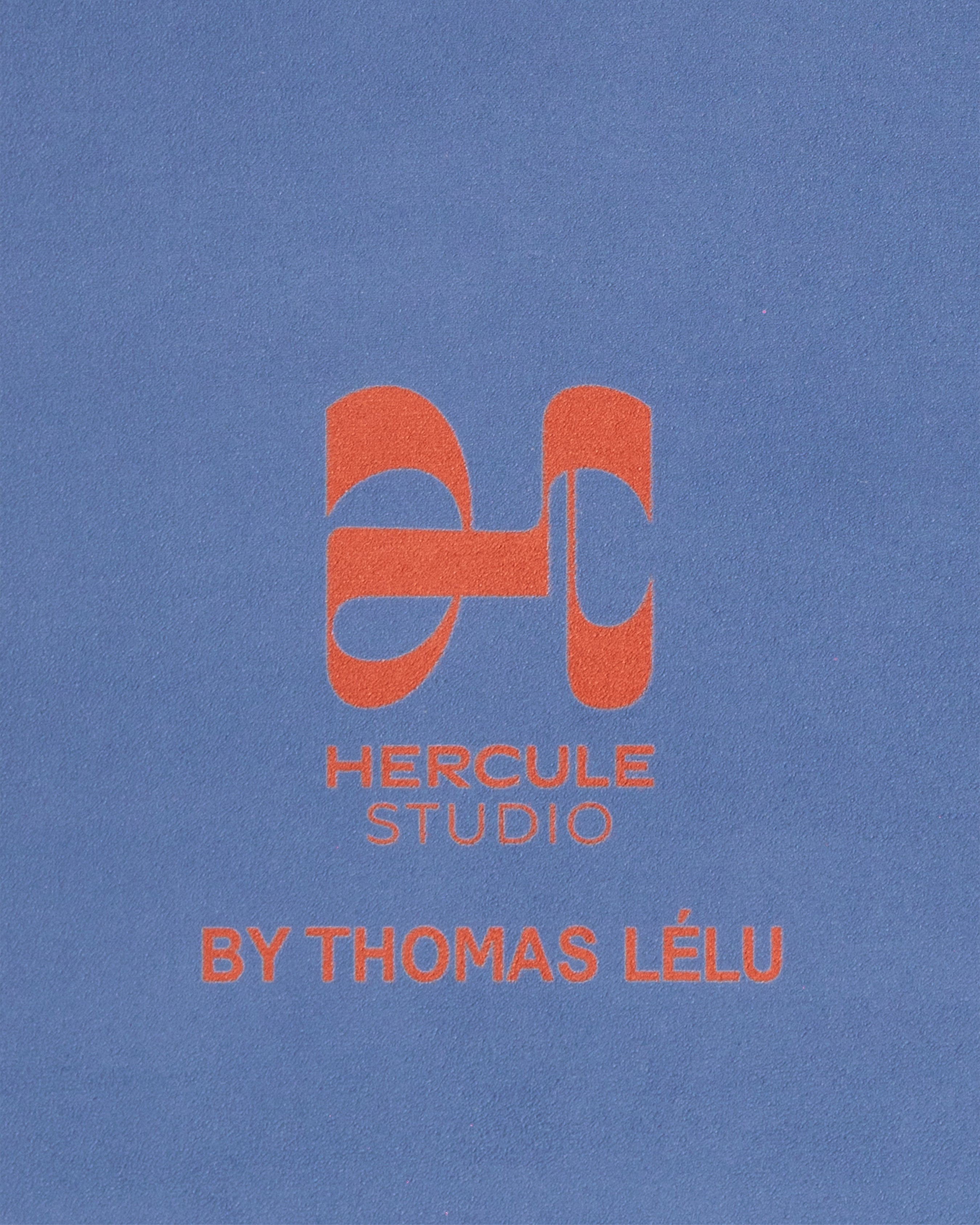 Close-up of the suede-textured yoga mat from the Thomas Lélu collaboration: soft, washable surface with a high-end, artistic design finish